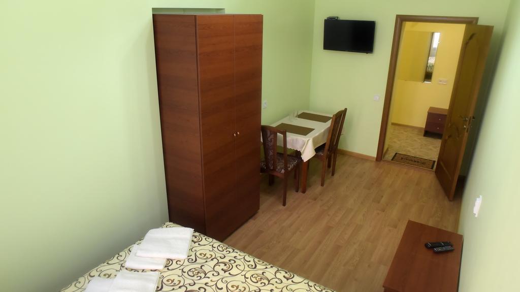Apartment On Voloshyna Lviv Exteriör bild