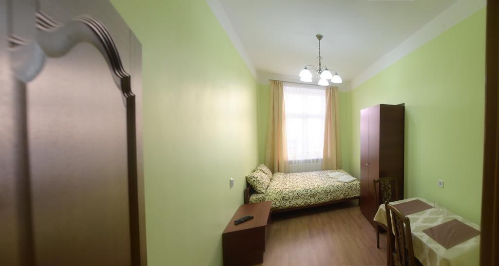Apartment On Voloshyna Lviv Exteriör bild