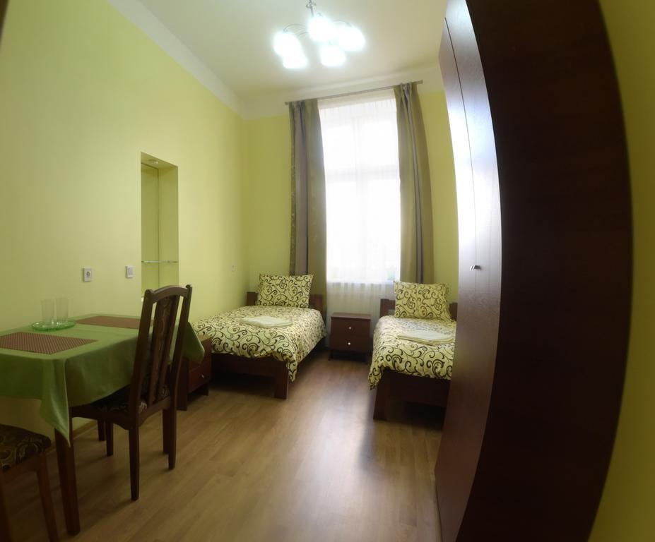 Apartment On Voloshyna Lviv Exteriör bild