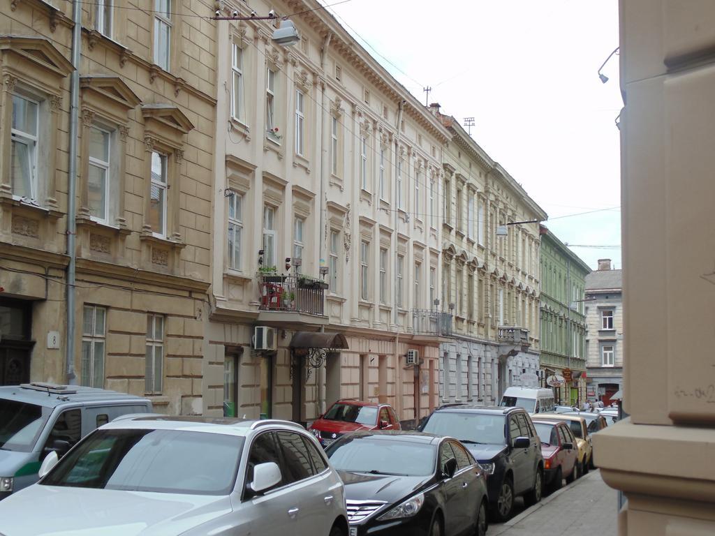 Apartment On Voloshyna Lviv Exteriör bild